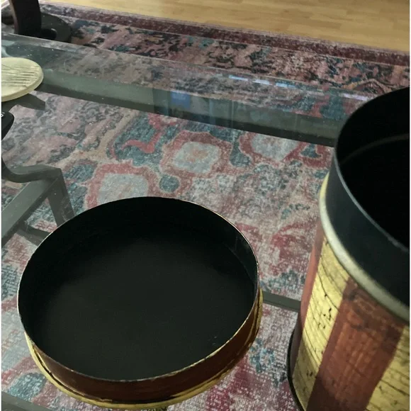 Decorative metal container - Picture 2 of 3